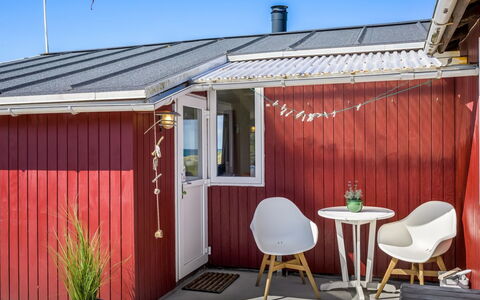Marius - 200M from the Sea: Træ, Hus, Sommerhus, Hjem, Tag, Landdistrikt, Sidespor, Bjælkehytte, Garden Bygninger, Hårdttræ