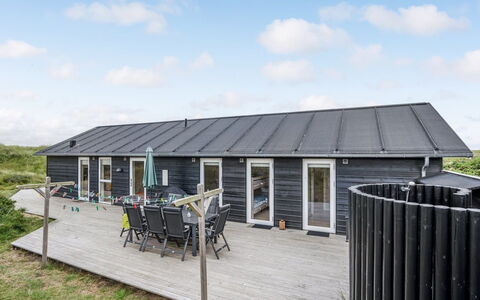 Marthine - 200M from the Sea: Hus, Hjem, Dør, Tag, Sommerhus, Estate, Have, Skygge, Sidespor, Gård
