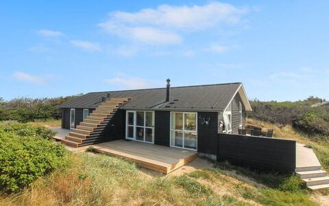 Marthine - 200M from the Sea: Hus, Hjem, Dør, Tag, Sommerhus, Estate, Have, Skygge, Sidespor, Gård