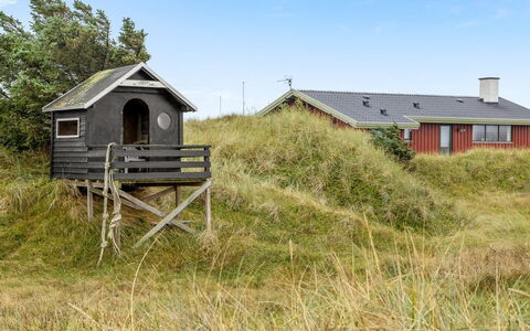 Marthine - 200M from the Sea: Træ, Hus, Sne, Sommerhus, Hjem, Vinter, Tag, Fryser, Sidespor, Hældning