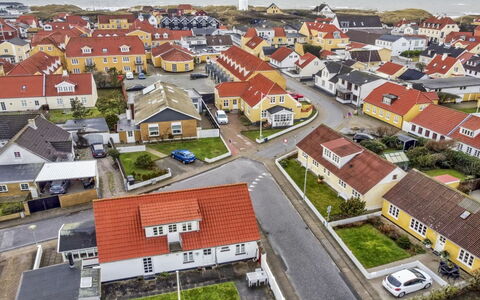 Evangelina - 350M from the Sea: Bygning, Boligområde, Tag, Hus, Kvarter, Hjem, Stad, Forstad, Menneskelig Bosættelse, Luftfotografering