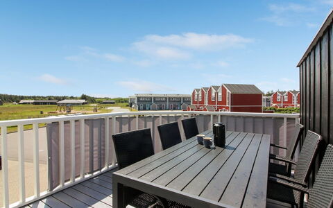 Adna - 700M from the Sea: Svømmepøl, Udendørs Møbler, Møbel, Udvej, Flise, Eco Hotel, Skygge, Stol, Fritid, Estate