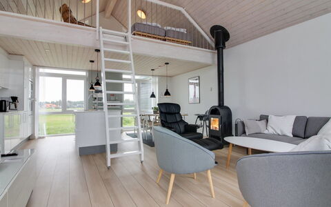Adna - 700M from the Sea: Træ, Gulvbelægning, Indretning, Loft, Etage, Møbel, Trægulve, Stue, Hårdttræ, Stol