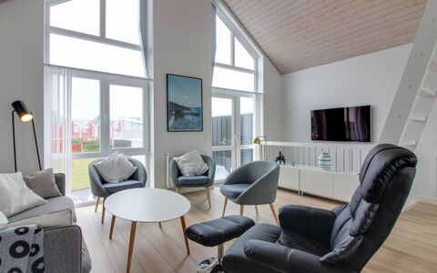 Adna - 700M from the Sea: Møbel, Indretning, Gulvbelægning, Træ, Loft, Etage, Stue, Couch, Lejlighed, Hjem