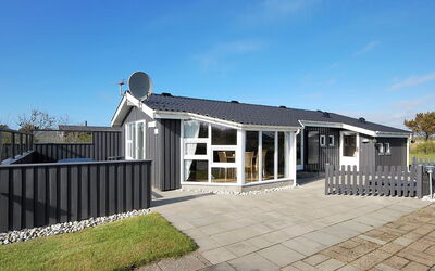 Engelbrecht - 400M from the Sea