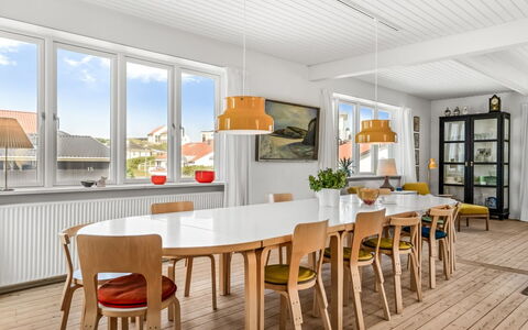Bruse - 125M from the Sea: Indretning, Gulvbelægning, Møbel, Træ, Etage, Loft, Bord, Køkken & Spisebord, Trægulve, Spisestue