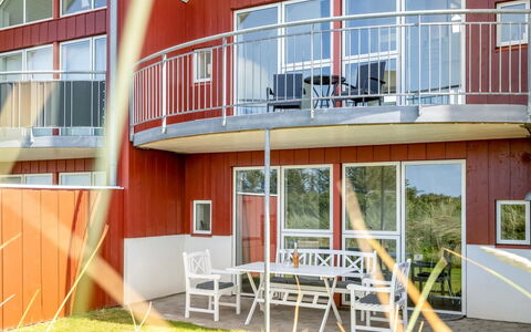 Keimo - 600M from the Sea: Loft, Gulvbelægning, Indretning, Etage, Kompositmateriale, Møbel, Udvej, Hotel, Design, Dagslys