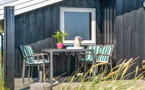 Fatiha - 100M from the Sea: Hus, Hjem, Dør, Tag, Sommerhus, Estate, Have, Skygge, Sidespor, Gård