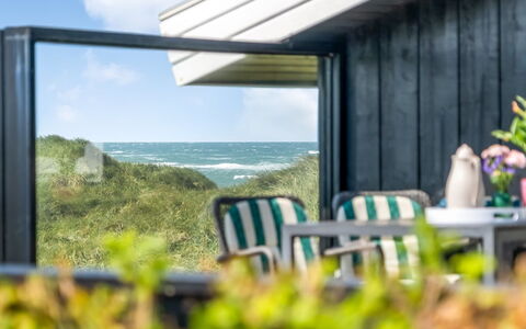 Fatiha - 100M from the Sea: Hus, Hjem, Dør, Tag, Sommerhus, Estate, Have, Skygge, Sidespor, Gård