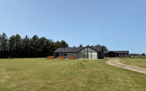 Arlina - 1.5Km from the Sea: Bygning, Hus, Træ, Hjem, Tag, Sommerhus, Boligområde, Busk, Arkitektur