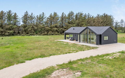 Arlina - 1.5Km from the Sea: Bygning, Hus, Træ, Hjem, Tag, Sommerhus, Boligområde, Busk, Arkitektur