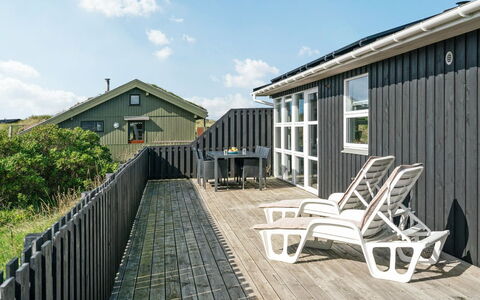 Laghmund - 250M from the Sea: Tag, Hjem, Sidespor, Sommerhus, Planke, Estate, Skygge, Dæk, Hårdttræ, Design