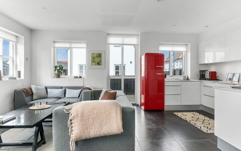 Hilma - 600M from the Sea: Hus, Hjem, Dør, Tag, Sommerhus, Estate, Have, Skygge, Sidespor, Gård