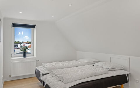 Adelina - 500M from the Sea: Gulvbelægning, Træ, Etage, Soveværelse, Indretning, Loft, Trægulve, Sengetøj, Seng, Sengetøj