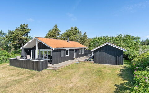 Gottfride - 922M from the Sea: Hus, Hjem, Dør, Tag, Sommerhus, Estate, Have, Skygge, Sidespor, Gård