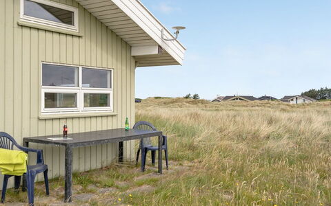 Viktoria - 400M from the Sea: Sommerhus, Hjem, Hus, Tag, Veranda, Estate, Sidespor, Garden Bygninger, Stuehus, Gård