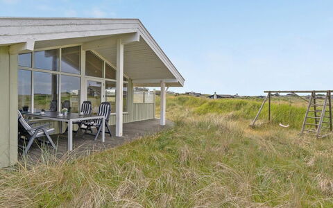 Viktoria - 400M from the Sea: Sommerhus, Hjem, Hus, Tag, Veranda, Estate, Sidespor, Garden Bygninger, Stuehus, Gård