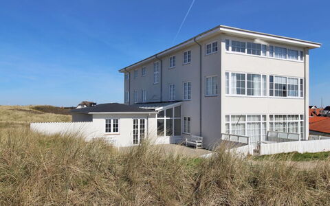 Lenaya - 75M from the Sea: Tag, Sommerhus, Hjem, Skygge, Sidespor, Stuehus, Veranda, Udendørs Struktur, Garden Bygninger