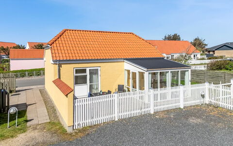 Adla - 450M from the Sea: Boligområde, Hjem, Hus, Tag, Veranda, Facade, Arkitektur, Sommerhus, Estate, Dør