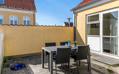 Adla - 450M from the Sea: Etage, Gulvbelægning, Møbel, Dør, Udendørs Møbler, Stol, Bejdse, Skygge, Altan, Home Dør