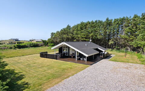 Ilka - 375M from the Sea: Boligområde, Tag, Forstad, Indkørsel, Estate, Skorsten