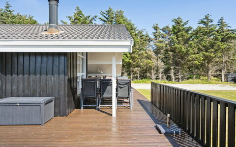 Ilka - 375M from the Sea: Boligområde, Tag, Forstad, Indkørsel, Estate, Skorsten