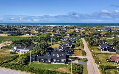 Janakij - 475M from the Sea: Tag, Hus, Hjem, Sommerhus, Sidespor, Estate, Indkørsel, Garden Bygninger, Gård, Skur
