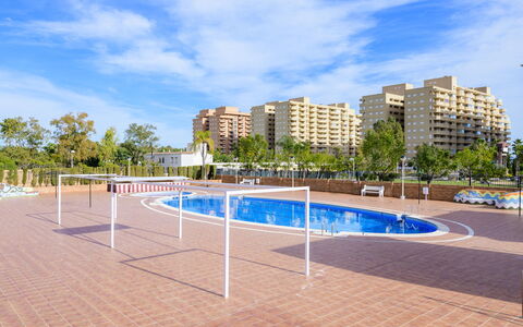 Oropesa del Mar 333: Himmel, Sky, Bygning, Vindue, Plante, Træ, Land Lot, Hus, Græs, Landskab