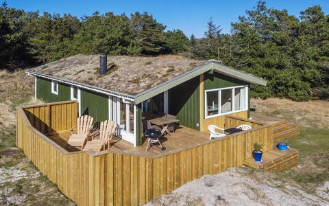 Taina - 1.1Km from the Sea: Hus, Hjem, Dør, Tag, Sommerhus, Estate, Have, Skygge, Sidespor, Gård