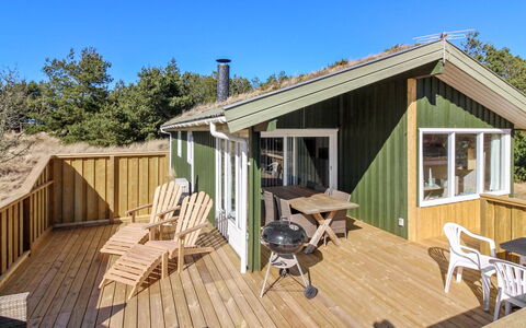 Taina - 1.1Km from the Sea: Hus, Hjem, Dør, Tag, Sommerhus, Estate, Have, Skygge, Sidespor, Gård