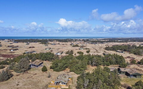 Taina - 1.1Km from the Sea: Hus, Hjem, Dør, Tag, Sommerhus, Estate, Have, Skygge, Sidespor, Gård