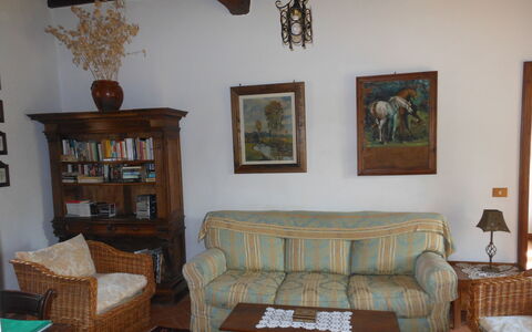 Casa Banditello: Billedramme, Møbel, Ejendom, Couch, Bord, Træ, Indretning, Bygning, Belysning, Stue