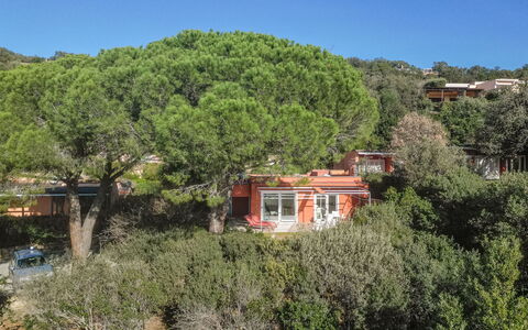 Villa Marzia Mare & Golf: Himmel, Plante, Vindue, Naturlige Landskab, Bjerg, Highland, Træ, Vegetationen, Land Lot, Køretøj
