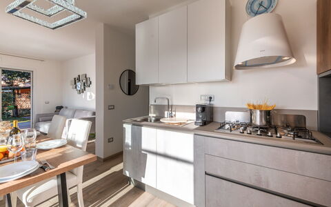 Villa Marzia Mare & Golf: Ejendom, Countertop, Møbel, Cabinetry, Træ, Komfur, Arkitektur, Indretning, Køkken