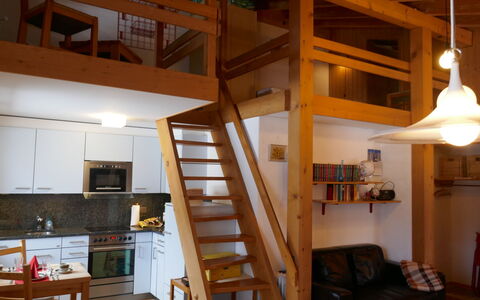 Chalet Grindelwaldgletscher: Møbel, Bygning, Træ, Indretning, Bjælke, Etage, Bejdse, Hårdttræ, Gulvbelægning, Stige