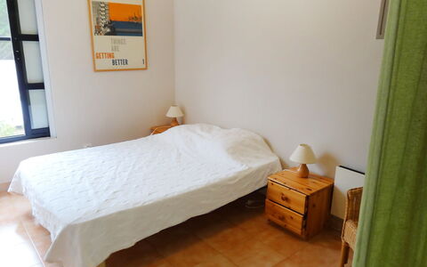 Villa Isabelle: Soveværelse, Seng, Værelse, Møbel, Ejendom, Bed Frame, Sengetøj, Etage, Komfort, Madras