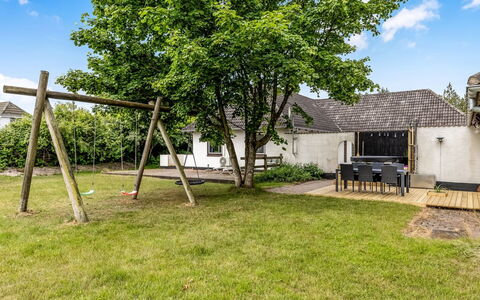 Solmaz - 3.5Km from the Sea: Hus, Tag, Hjem, Skygge, Have, Sommerhus, Lawn, Backyard, Landscaping, Gård