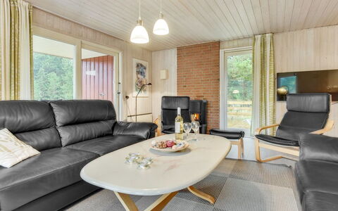 Harthwik - 1Km from the Sea: Møbel, Indretning, Couch, Gulvbelægning, Træ, Stue, Loft, Etage, Værelse, Belysning