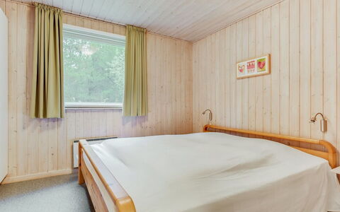 Harthwik - 1Km from the Sea: Træ, Gulvbelægning, Soveværelse, Seng, Etage, Indretning, Loft, Sengetøj, Værelse, Sengetøj