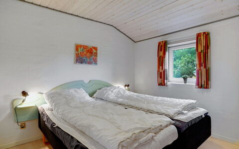Asdis - 2.8Km from the Sea: Træ, Soveværelse, Seng, Hjem, Sengetøj, Sengetøj, Bed Frame, Loft, Sommerhus, Dagslys