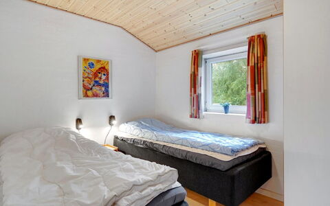 Asdis - 2.8Km from the Sea: Træ, Hjem, Hus, Soveværelse, Seng, Sommerhus, Loft, Bed Frame, Bejdse, Sengetøj
