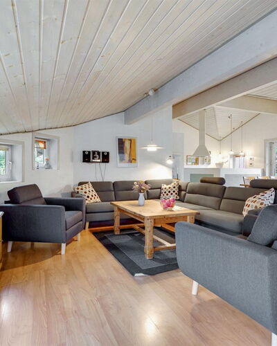 Asdis - 2.8Km from the Sea