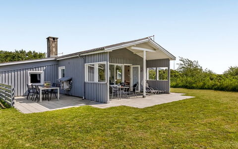Evalotte - 600M from the Sea: Lejlighed, Skygge, Altan, Stol, Hegn, Udendørs Møbler, Aluminium, Kunstgræs