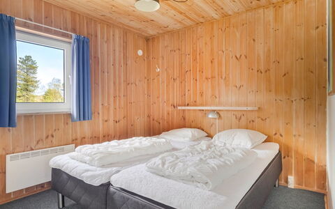 Mojag - 1Km from the Sea: Træ, Soveværelse, Sengetøj, Fryser, Seng, Sengetøj, Bed Frame, Hårdttræ, Bejdse, Sne