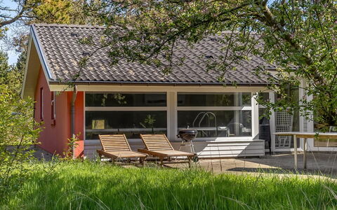Mojag - 1Km from the Sea: Sommerhus, Tag, Hjem, Have, Estate, Skygge, Stuehus, Garden Bygninger, Landscaping, Gård