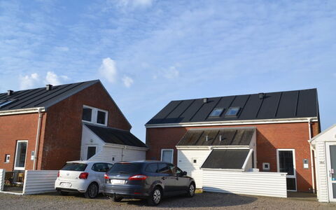 Auti - 2.3Km from the Sea: Græs, Hus, Tag, Sommerhus, Hjem, Busk, Stuehus, Land Lot, Landdistrikt