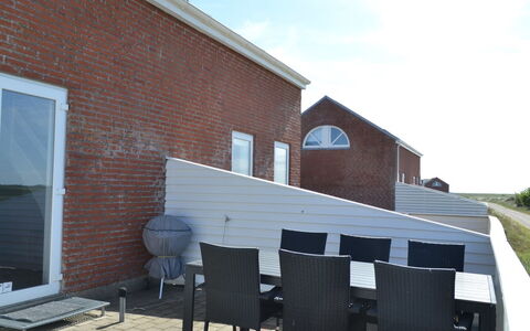 Auti - 2.3Km from the Sea: Græs, Hus, Tag, Sommerhus, Hjem, Busk, Stuehus, Land Lot, Landdistrikt