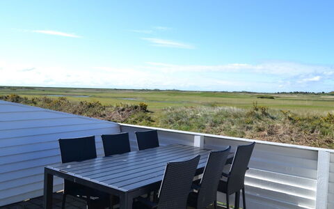 Auti - 2.3Km from the Sea: Bygning, Hus, Vindue, Hjem, Tag, Boligområde, Busk, Sommerhus, Land Lot