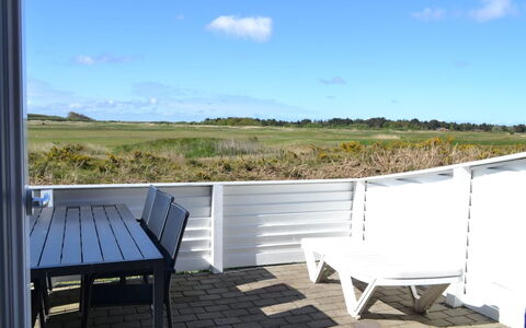 Auti - 2.3Km from the Sea: Bygning, Hus, Vindue, Hjem, Tag, Boligområde, Busk, Sommerhus, Land Lot