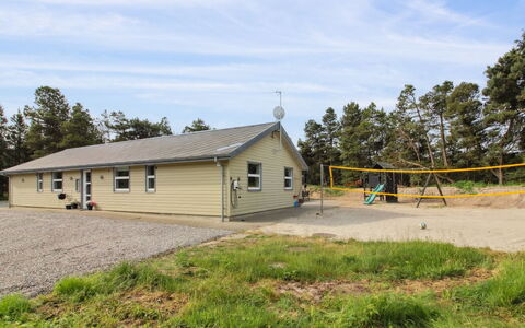 Nael - 1.6Km from the Sea: Bygning, Hus, Hjem, Tag, Sidespor, Sommerhus, Land Lot, Almindeligt, Landdistrikt, Indkørsel